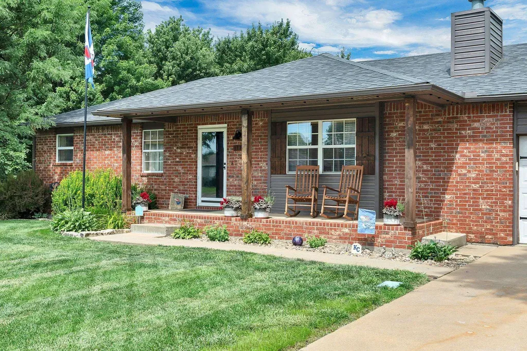 1715 Post Court El Dorado KS 67042