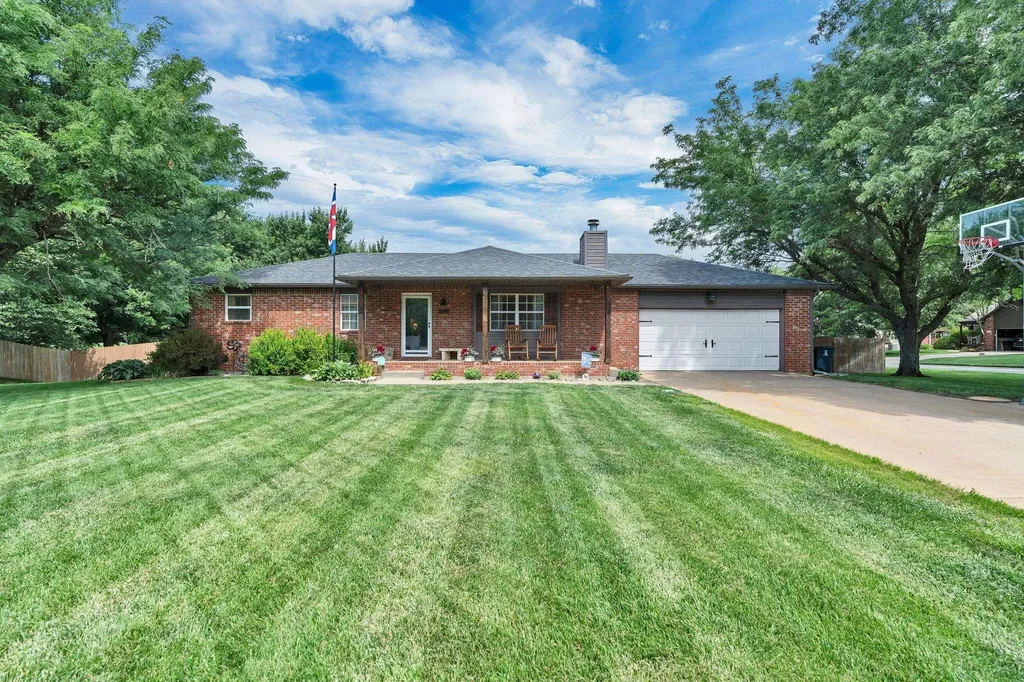 1715 Post Court El Dorado KS 67042