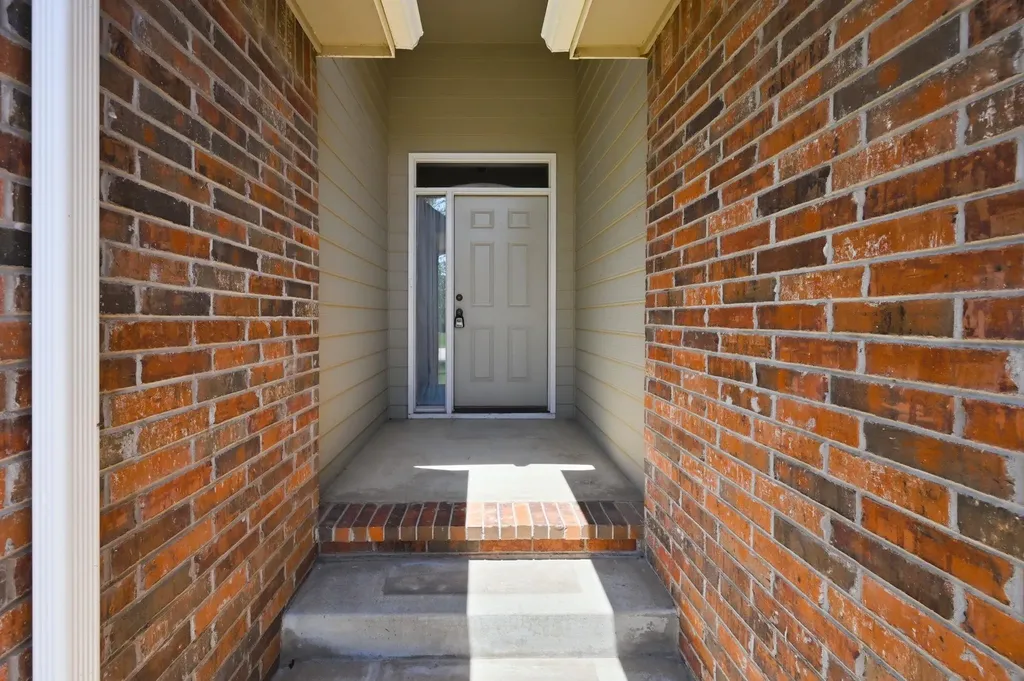 3410 N Sandplum Wichita KS 67205