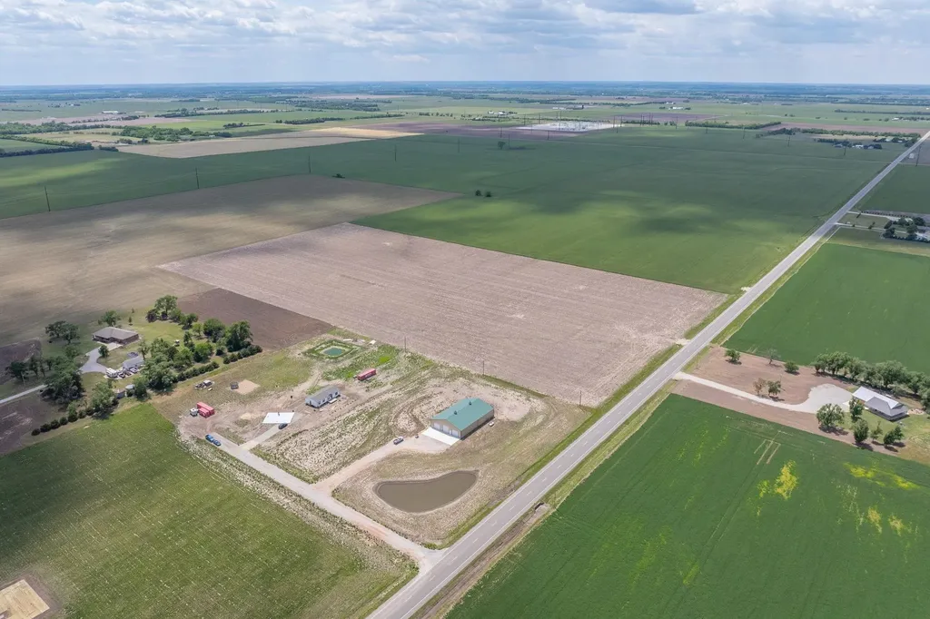 00000 W 21st Street N Garden Plain KS 67050