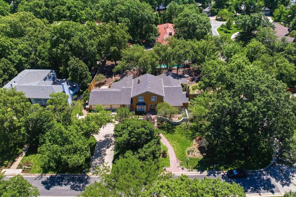 16 S Lakeside Boulevard Wichita KS 67207