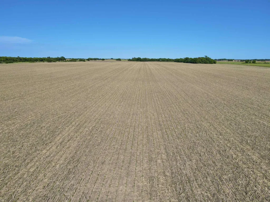 N & E Of NE 70th St & NE 100th Ave - Tract 2 Turon KS 67583