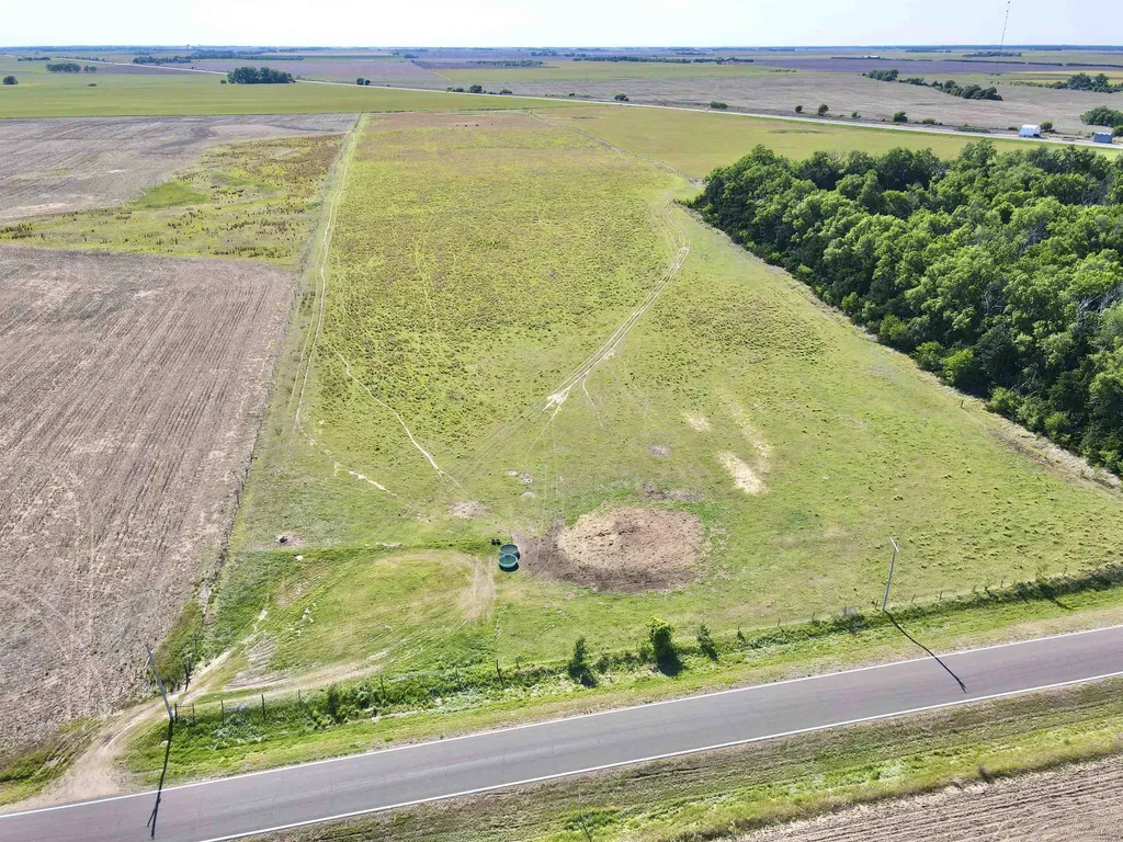 Nw/c Of NE 70th St & NE 100th Ave - Tract 1 Turon KS 67583