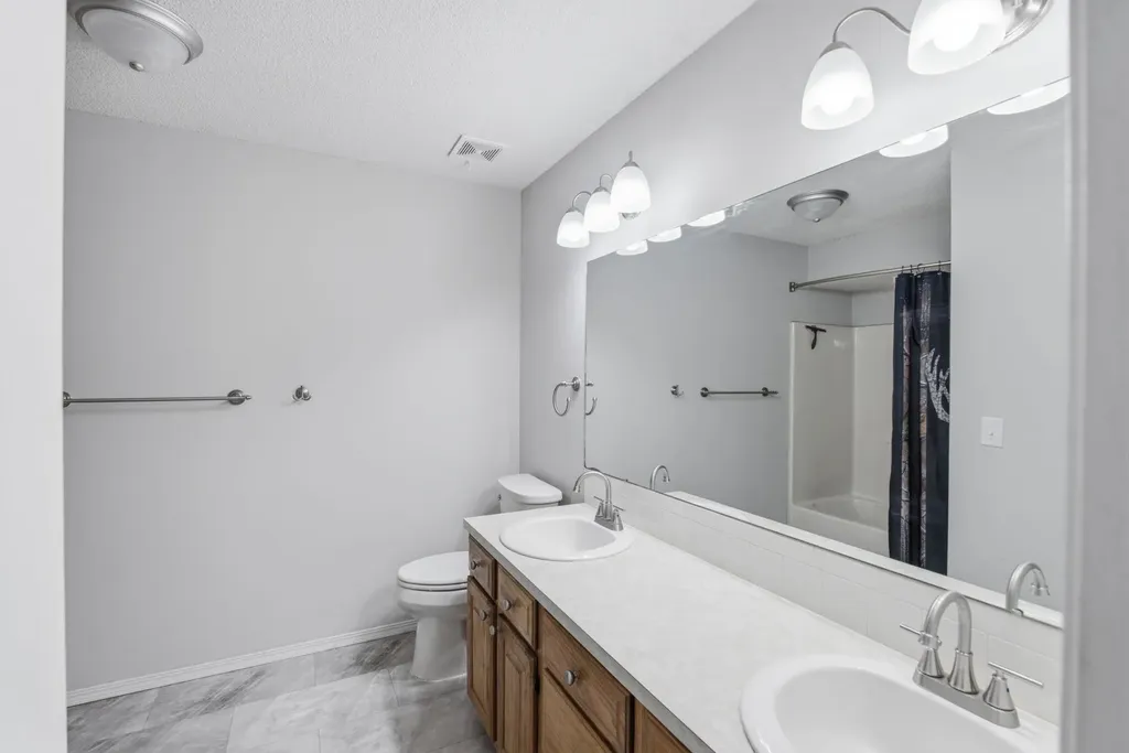 218 E Oak Meadows Road Derby KS 67037