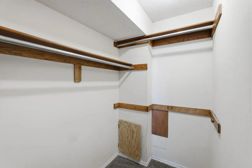 218 E Oak Meadows Road Derby KS 67037