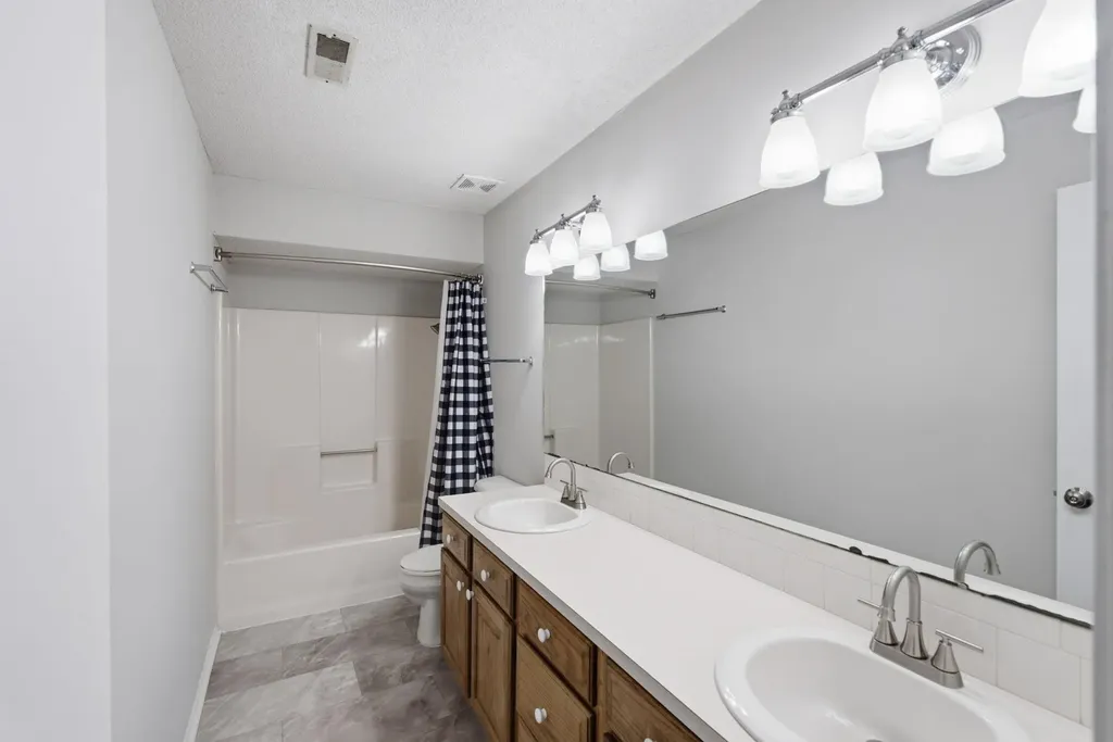 218 E Oak Meadows Road Derby KS 67037