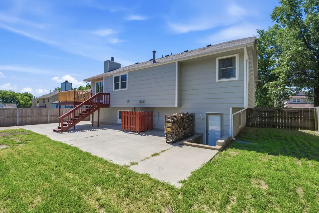 218 E Oak Meadows Road Derby KS 67037