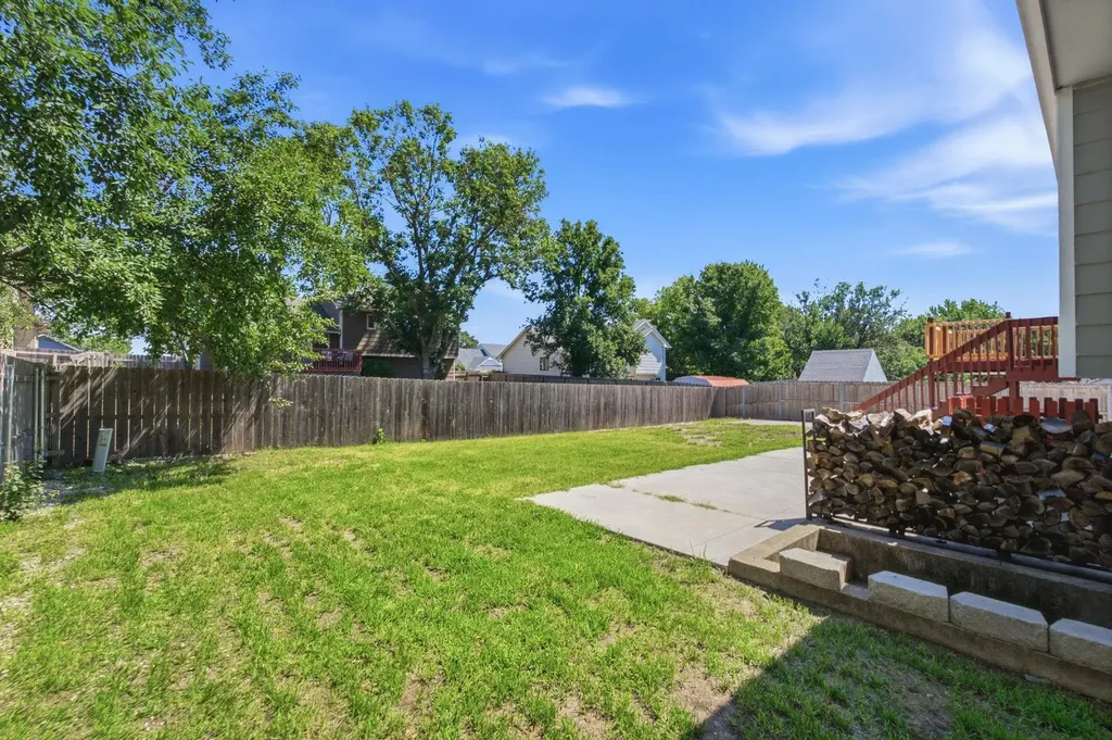 218 E Oak Meadows Road Derby KS 67037