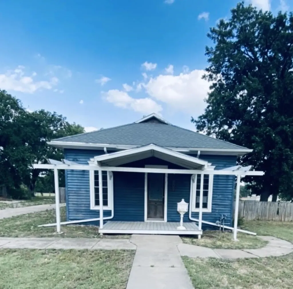 709 N A Wellington KS 67152