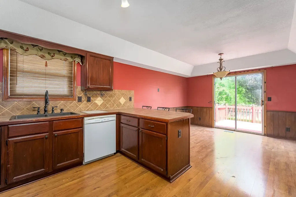8914 E Cessna Street Wichita KS 67210-2400