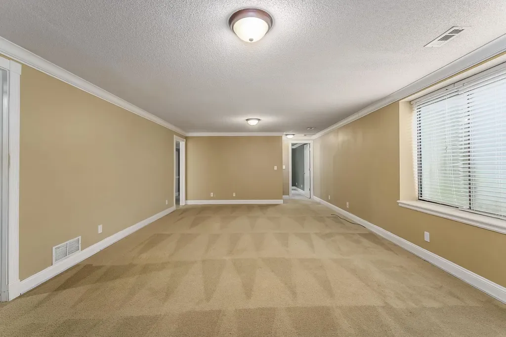 8914 E Cessna Street Wichita KS 67210-2400