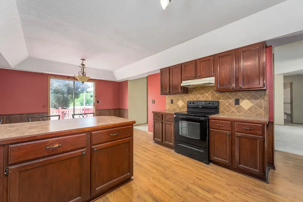 8914 E Cessna Street Wichita KS 67210-2400