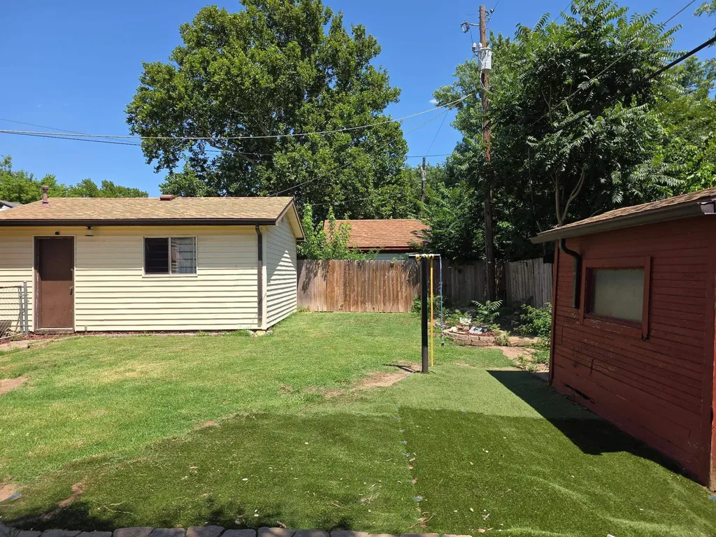 1407 E Crowley Street Wichita KS 67216