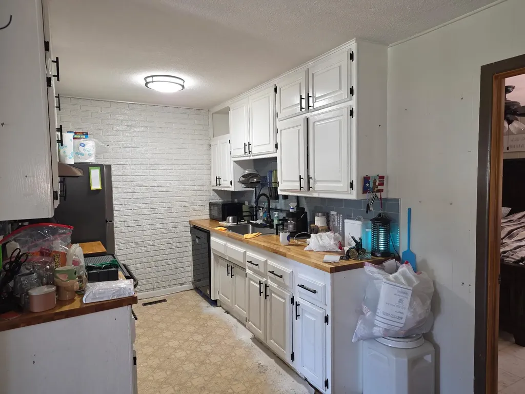 1407 E Crowley Street Wichita KS 67216