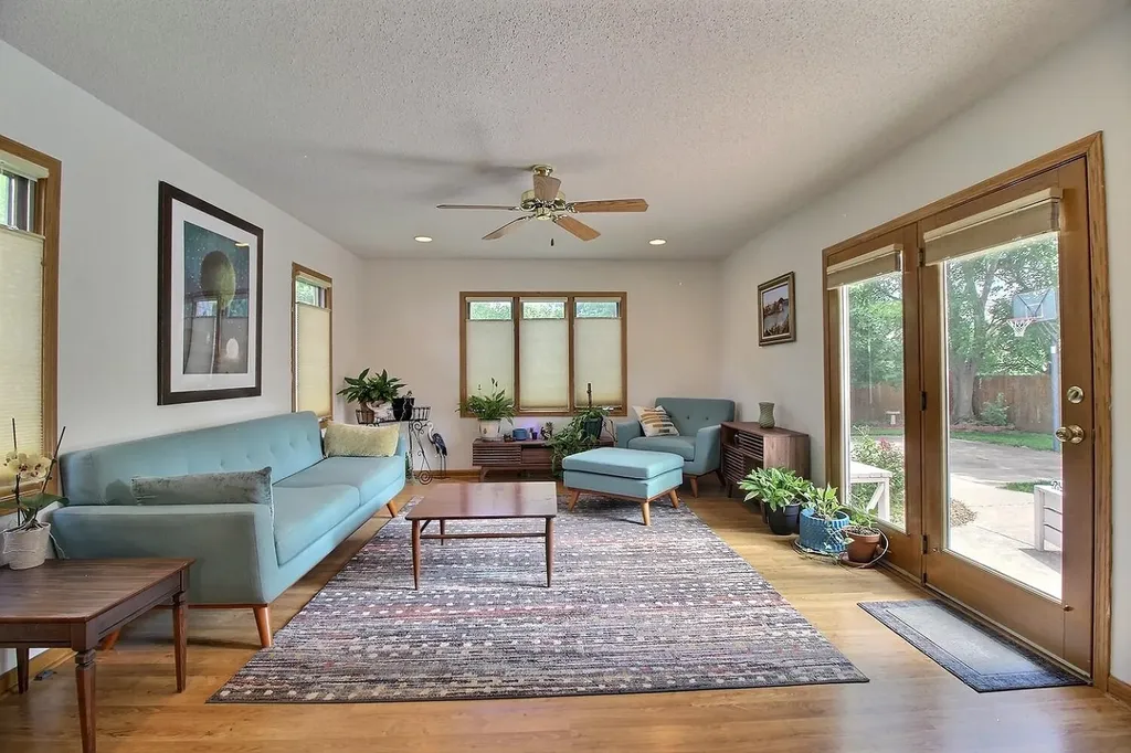 1842 N Valleyview Street Wichita KS 67212