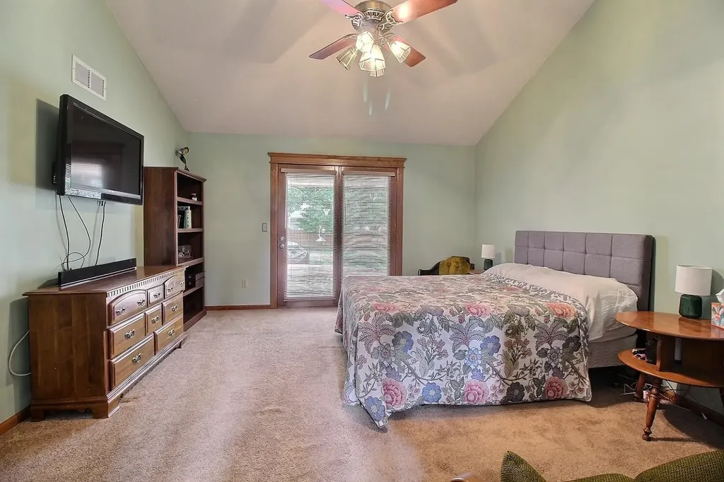 1842 N Valleyview Street Wichita KS 67212