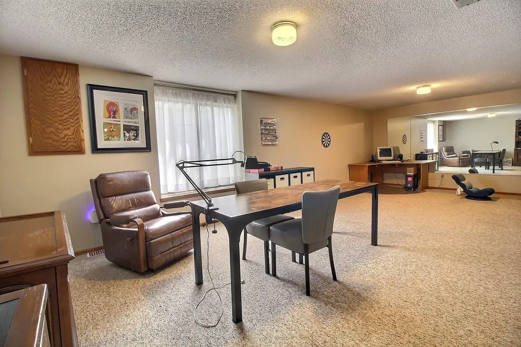 1842 N Valleyview Street Wichita KS 67212
