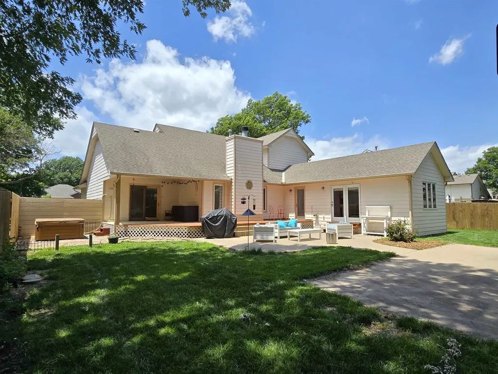 1842 N Valleyview Street Wichita KS 67212