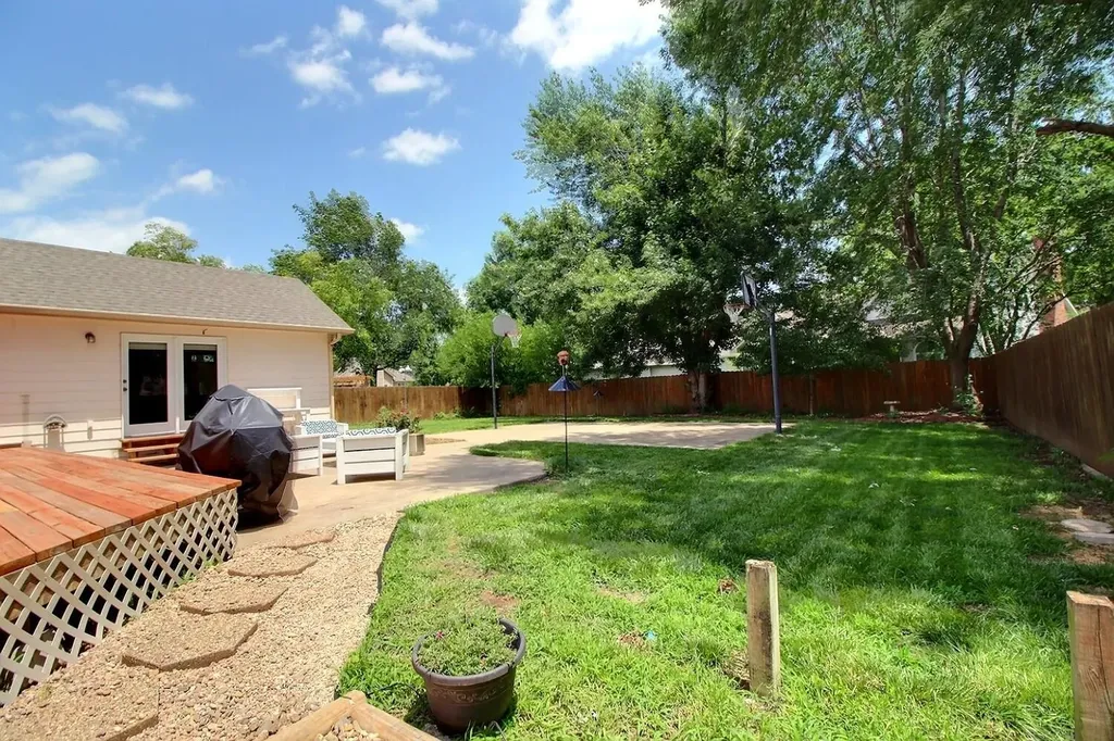 1842 N Valleyview Street Wichita KS 67212