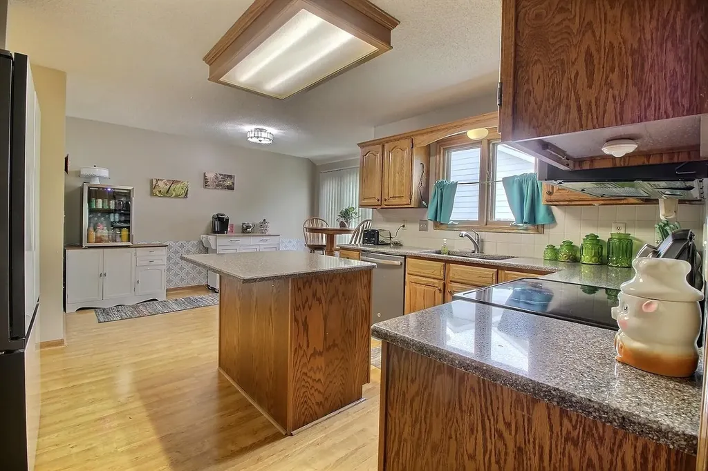 1842 N Valleyview Street Wichita KS 67212