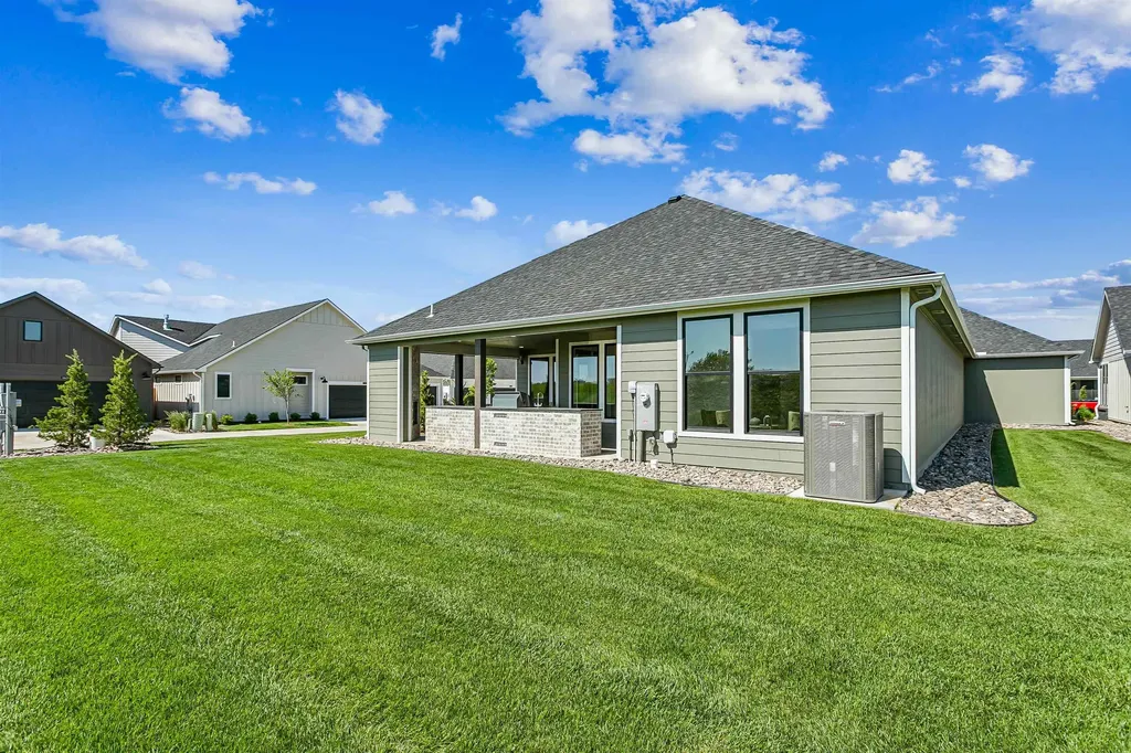 4534 N Sandkey Street Wichita KS 67204