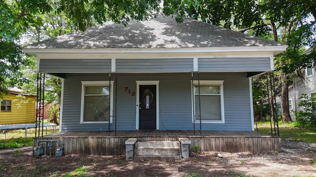 712 S C Street Wellington KS 67152