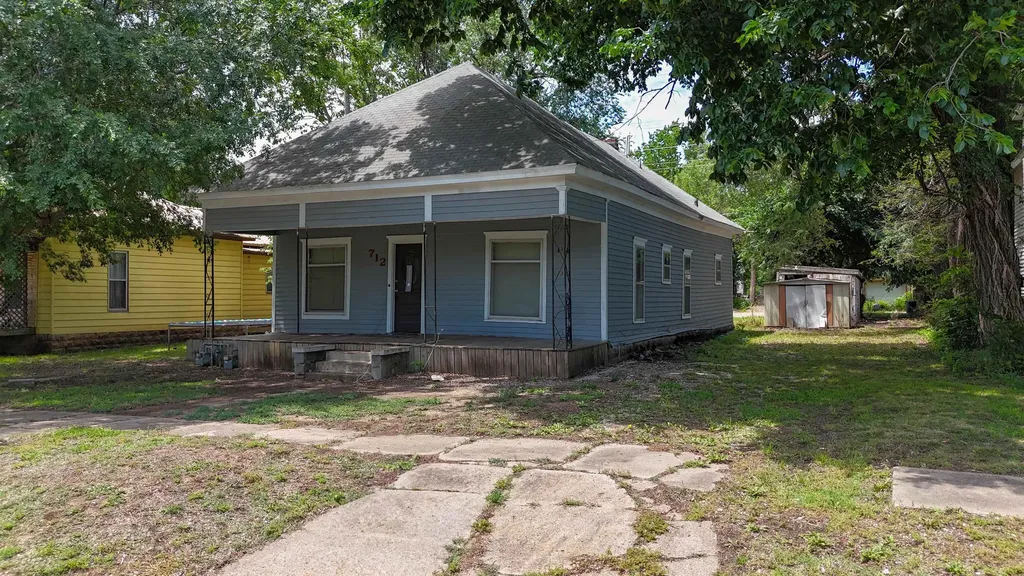 712 S C Street Wellington KS 67152