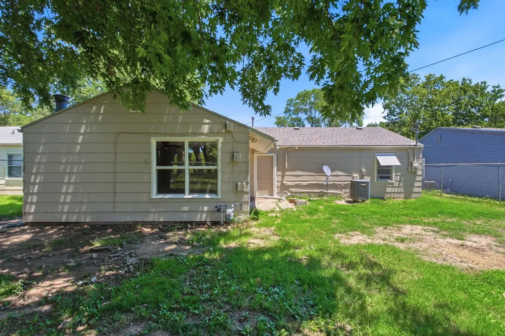 4949 S Cedardale Avenue Wichita KS 67216