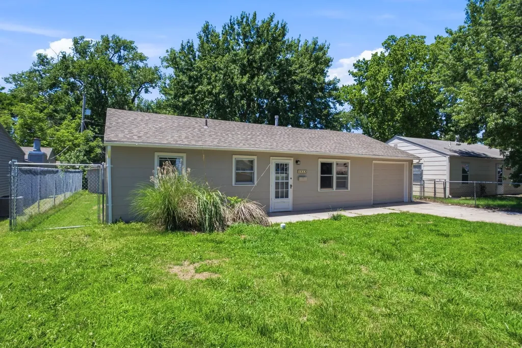 4949 S Cedardale Avenue Wichita KS 67216