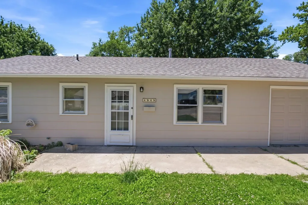 4949 S Cedardale Avenue Wichita KS 67216