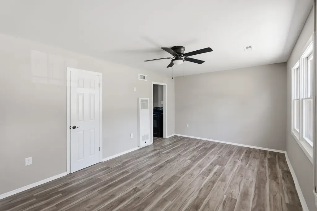 4949 S Cedardale Avenue Wichita KS 67216