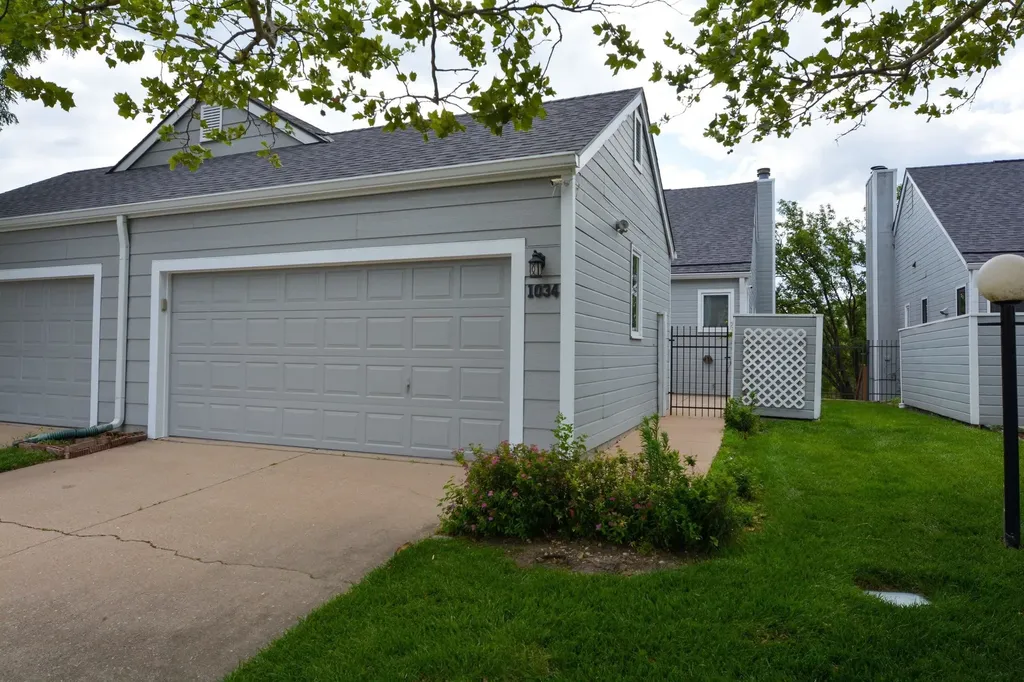 1034 N Bayshore Street Wichita KS 67212