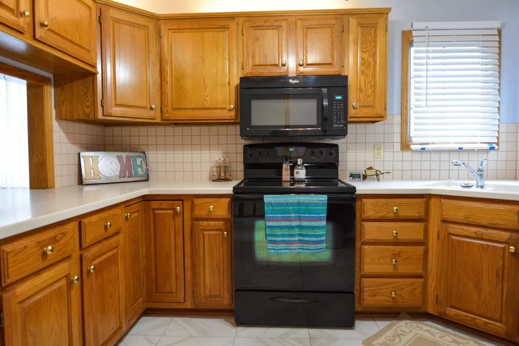 1034 N Bayshore Street Wichita KS 67212