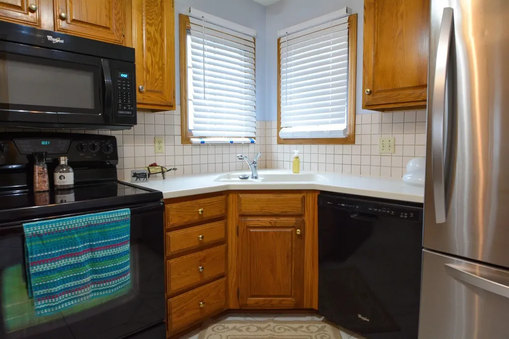 1034 N Bayshore Street Wichita KS 67212