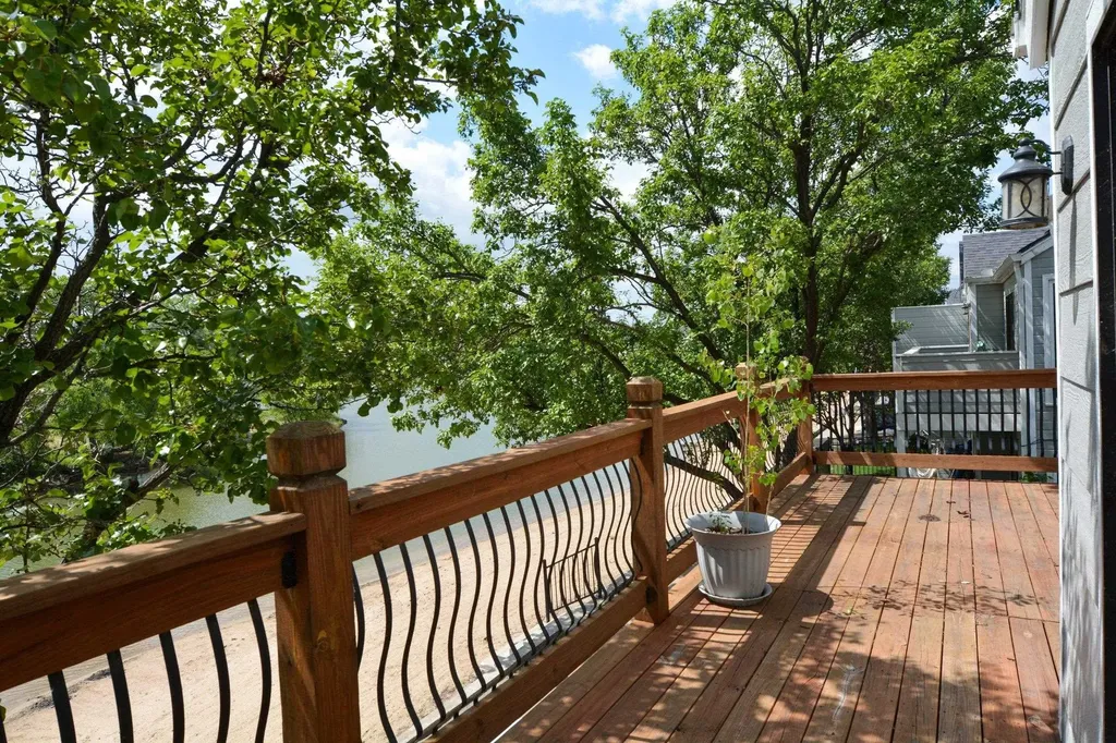1034 N Bayshore Street Wichita KS 67212