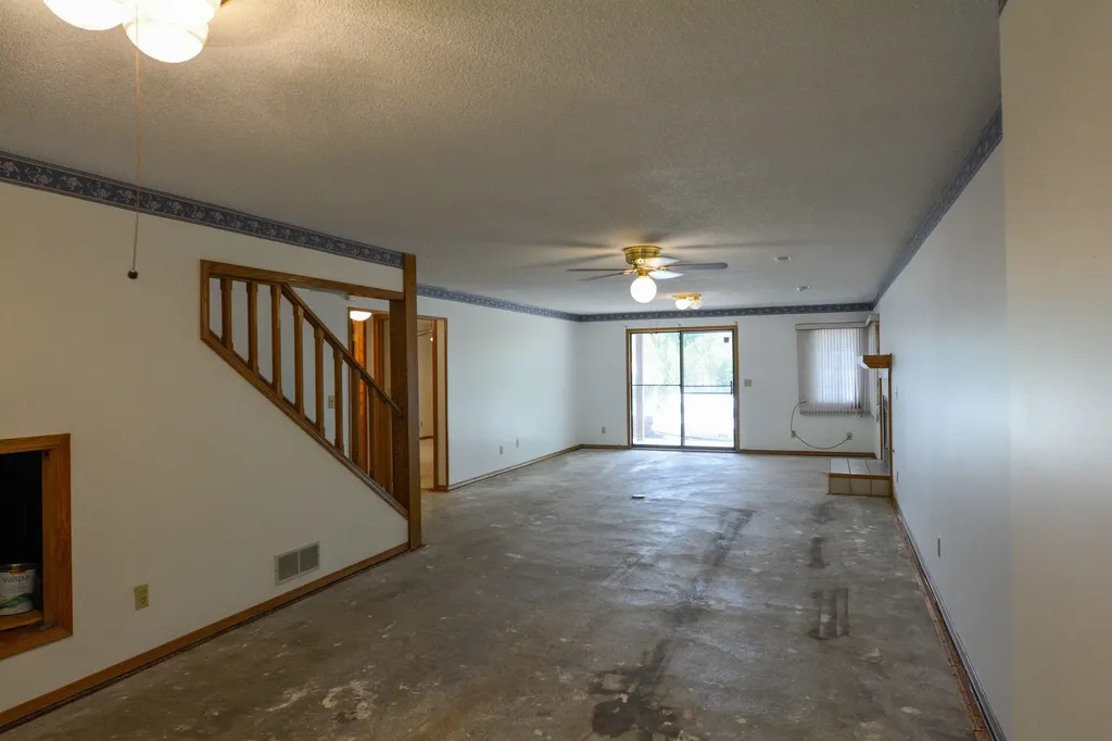 1034 N Bayshore Street Wichita KS 67212