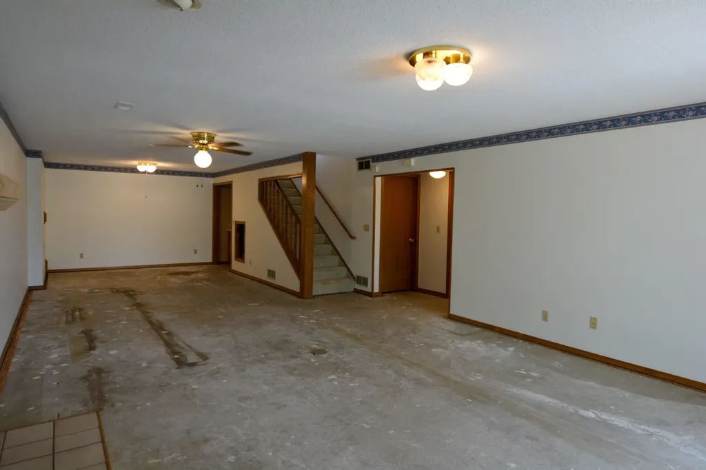 1034 N Bayshore Street Wichita KS 67212