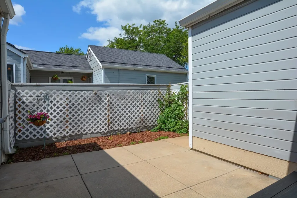 1034 N Bayshore Street Wichita KS 67212
