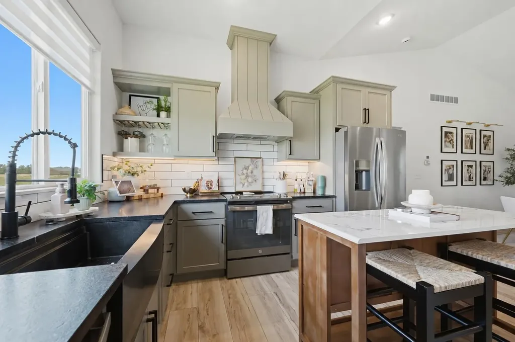 1327 W Footbridge Street Goddard KS 67052