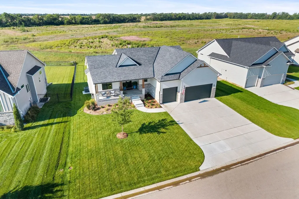 1327 W Footbridge Street Goddard KS 67052