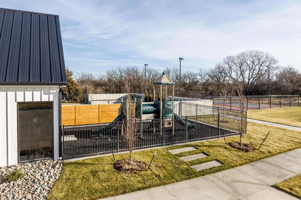 1327 W Footbridge Street Goddard KS 67052