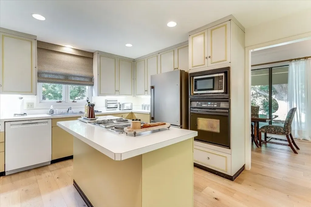 1440 N Gatewood Street Wichita KS 67206