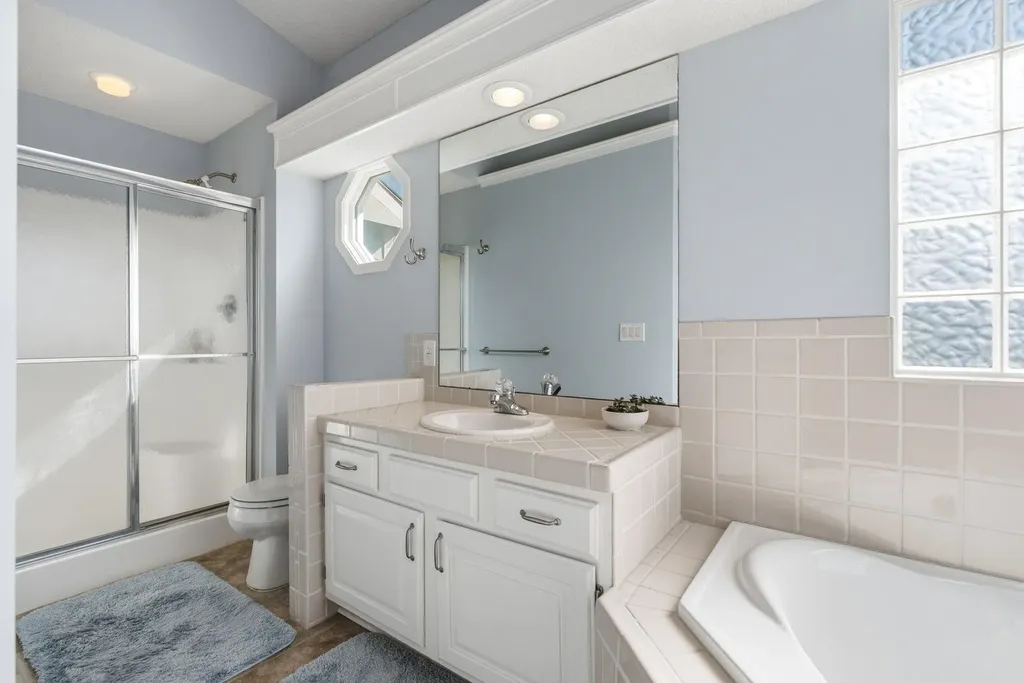 522 N Prairie Creek Kechi KS 67067