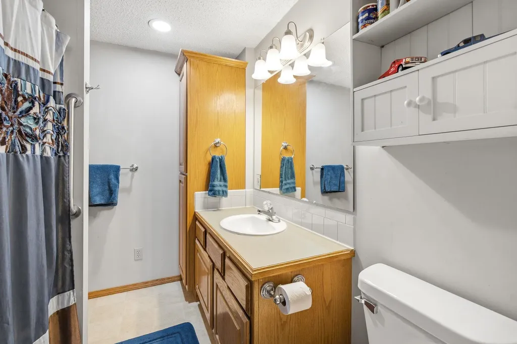 522 N Prairie Creek Kechi KS 67067