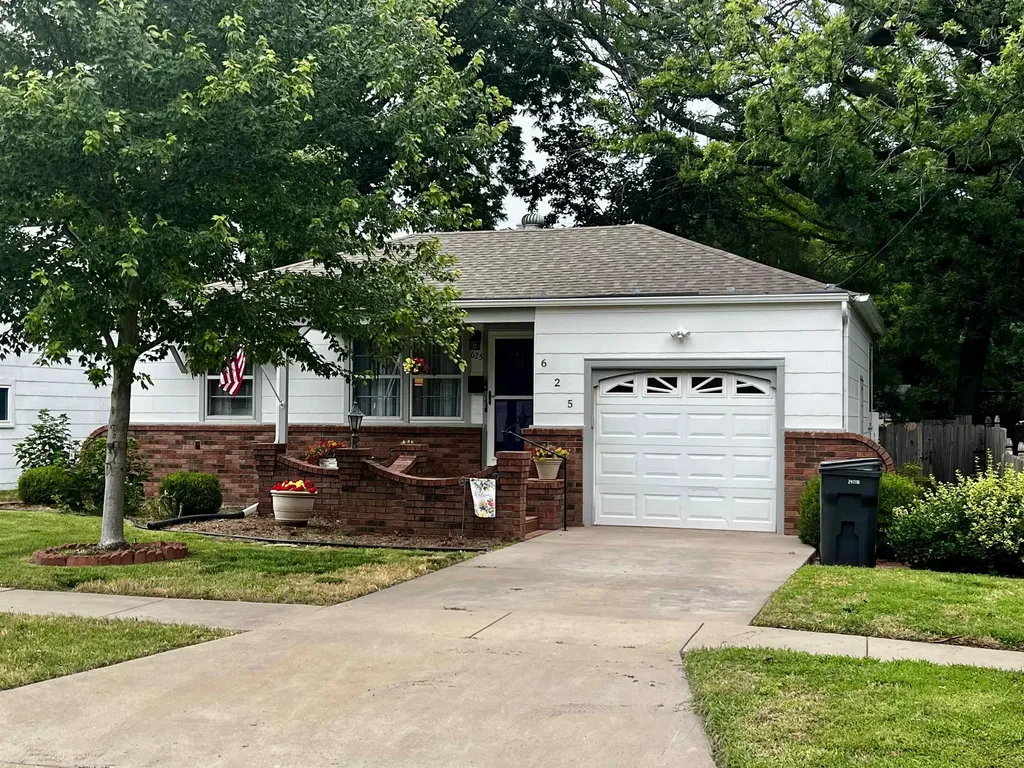 625 Grandview Avenue Newton KS 67114-2051