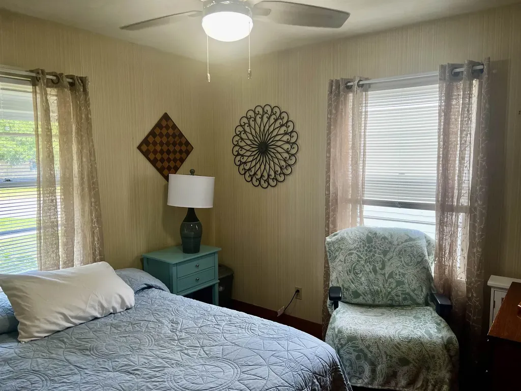 625 Grandview Avenue Newton KS 67114-2051