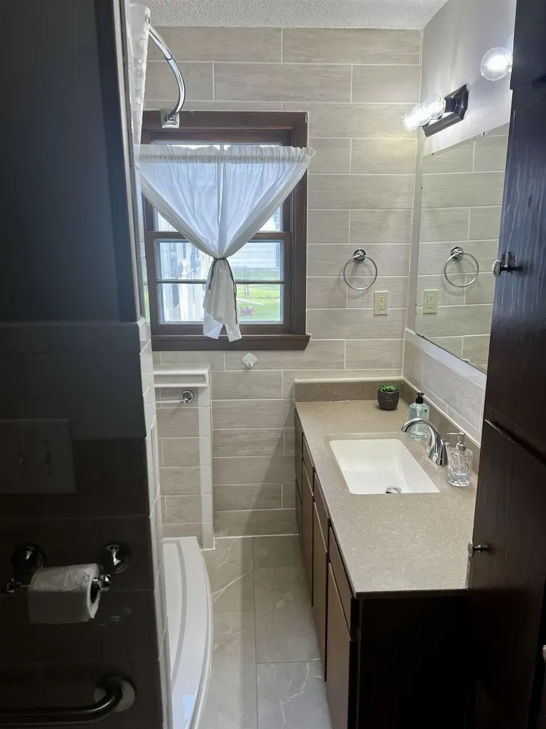 625 Grandview Avenue Newton KS 67114-2051