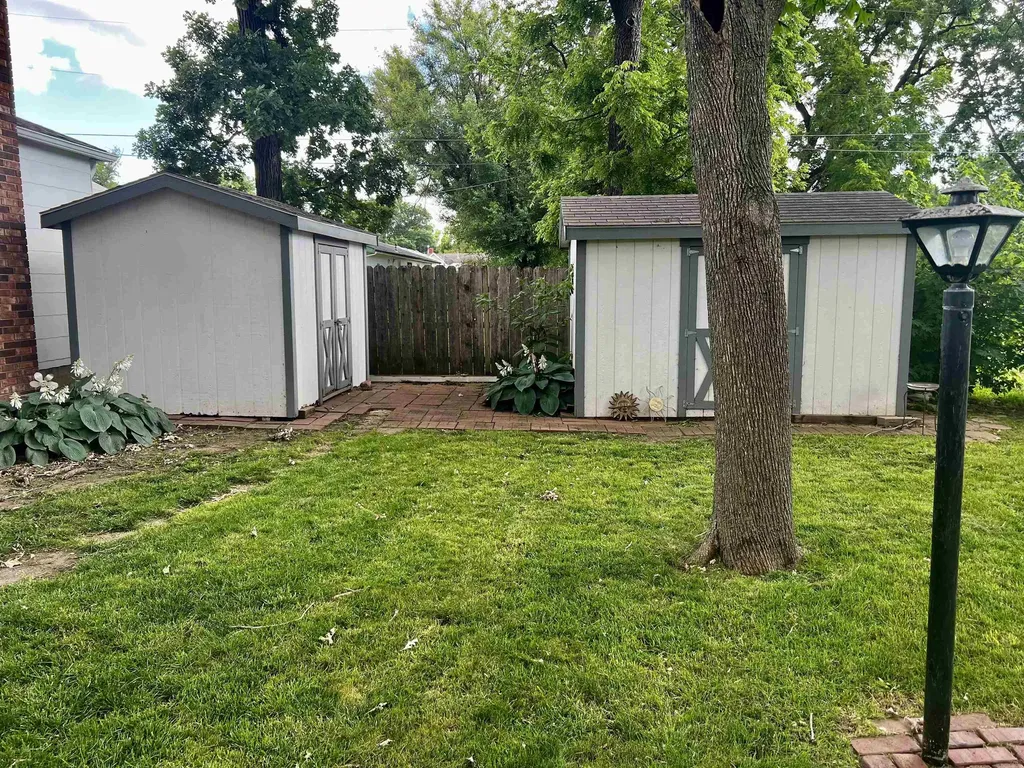 625 Grandview Avenue Newton KS 67114-2051