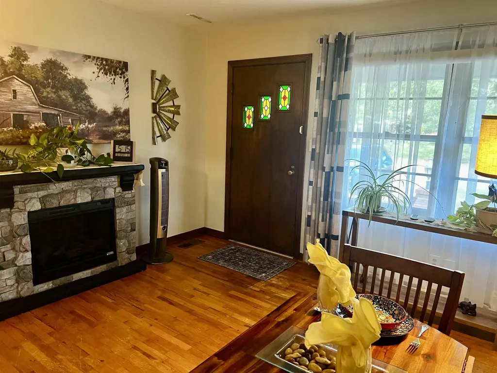625 Grandview Avenue Newton KS 67114-2051