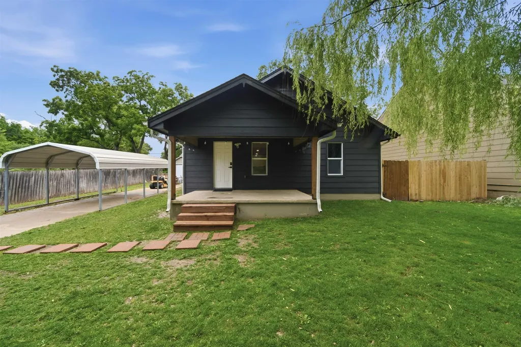 1206 Henry Augusta KS 67010